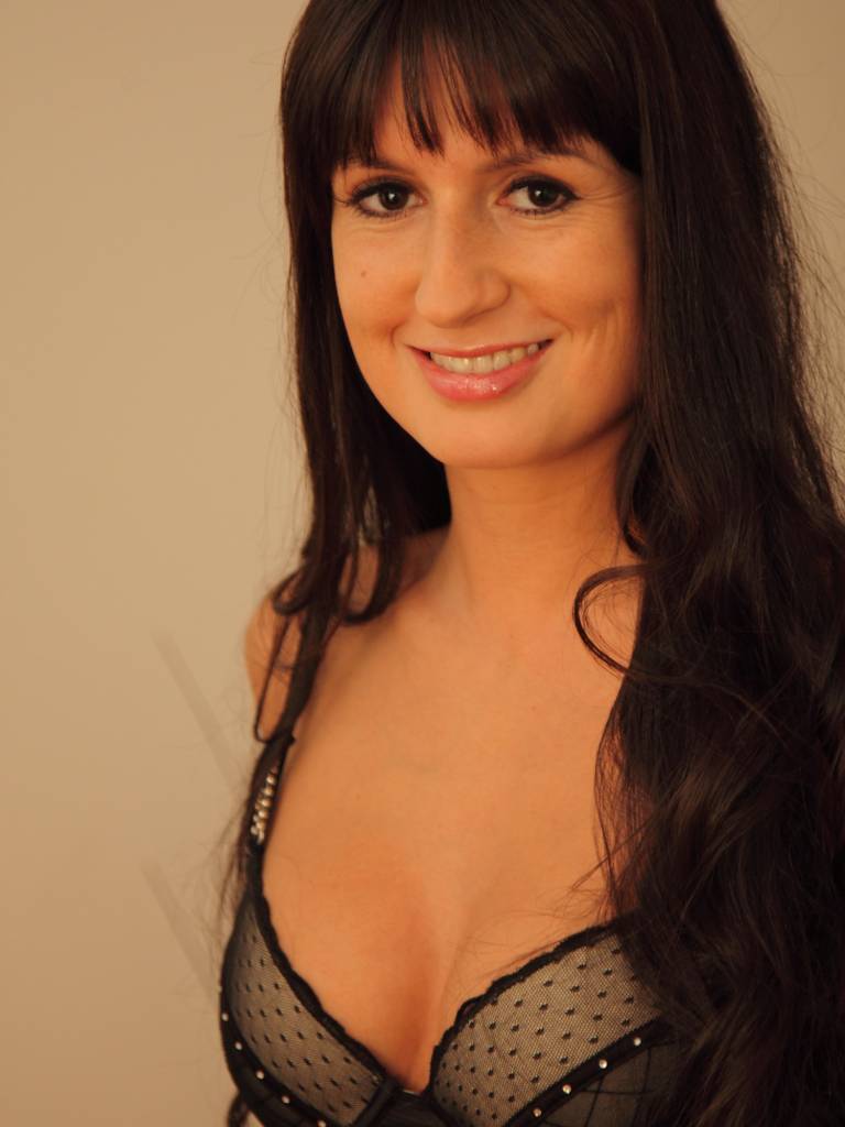 escort girl  Nîmes