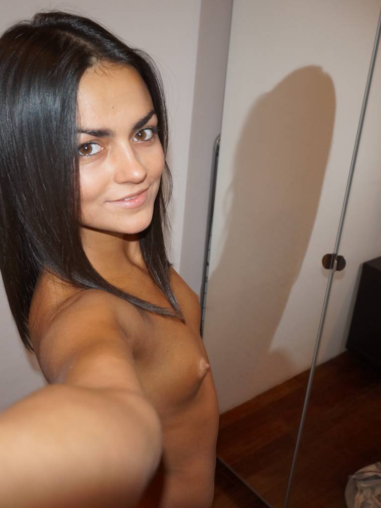 escort girl  Aveney