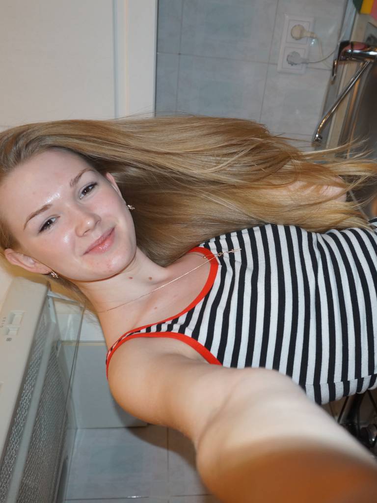 escort girl  Saintes