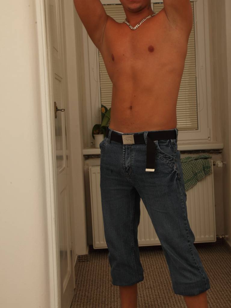 escort girl  Arles